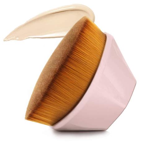 flat top kabuki brush for liquid foundation.